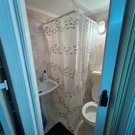 شقة Em *